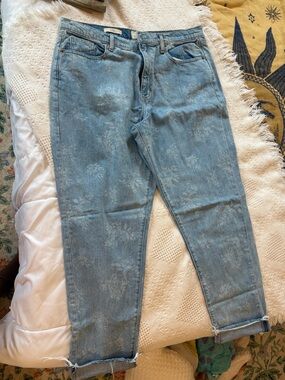 Light Wash Floral Pattern Jeans Universal Threads Size 14